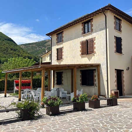 Casa Vacanze Vecchio Frantoio Residenza Moraiolo Spoleto Exterior foto